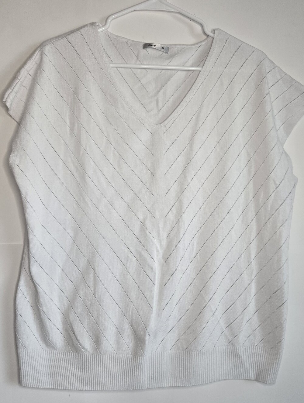 White V-Neck Sleeveless Knit Top - Classic Lightweight Layering Piece